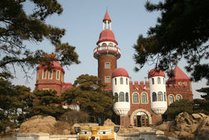 怪楼奇园景点天气实景图