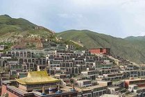嘎结古寺景点天气实景图